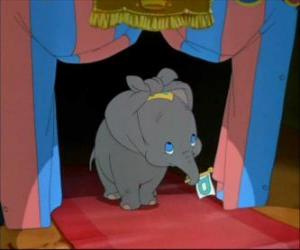 Dumbo in the spectacle of the circus puzzle