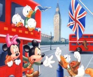 Mickey Mouse and Minnie in London with Donald and his children puzzle