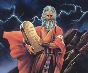 http://www.puzzlepuzzles.com/imatjes/moses-with-the-tablets-of_4fb5114fa10a2-p.jpg