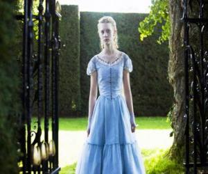 Alice (Mia Wasikowska) a young 19 year old, entering the Victorian mansion where he lived in his childhood puzzle