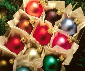Christmas balls box puzzle