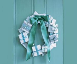 Christmas wreath made of cardboard boxes and tie puzzle