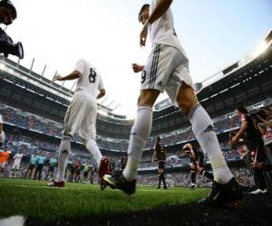 Cristiano Ronaldo and Kaka leaving the pitch puzzle