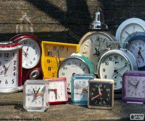 Different alarm clocks puzzle