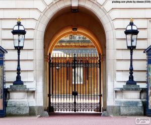 Entrance to Buckingham Palace puzzle