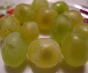 Grapes of new year puzzle