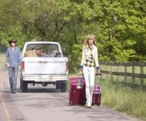 Hannah Montana (Miley Cyrus) floor of the van angry with their suitcases in Tennessee puzzle