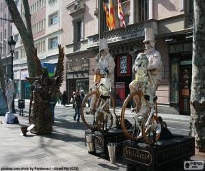 Human statues, Barcelona puzzle