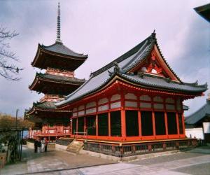 Japanese Temple in Kiyomizu-dera, in the ancient city of Kyoto, Japan puzzle