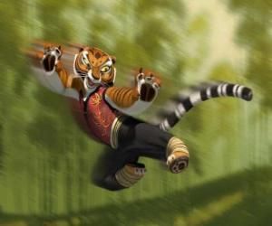 Master Tigress ready to fight in the training of master Shifu puzzle