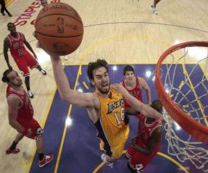 Pau Gasol going for a slam dunk puzzle