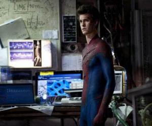 Peter Parker in the underground laboratory of Dr. Connors puzzle
