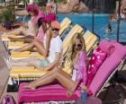 Ryan Evans (Lucas Grabeel), Sharpay Evans (Ashley Tisdale) in the pool