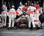 Lewis Hamilton in pit stop - McLaren - Melbourne 2010