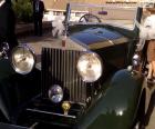 Green Rolls-Royce used as wedding car