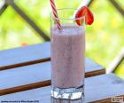 Glass with a shake of Strawberry refreshing, ideal for the summer