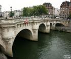 The Pont Neuf, the oldest bridge that cross the Seine passing by Paris