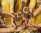 Henna tattoos come from the east, where they are called Mehndi: their meaning was in the past, synonymous with good omen