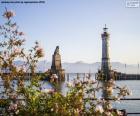 At the entrance to the port of Lindau, we can find the lighthouse and a statue of the Bavarian Lion