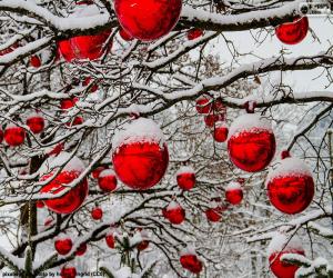 Red Christmas balls puzzle