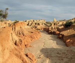 The Willandra Lakes Region, Australia puzzle