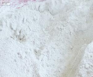 White gypsum powder puzzle