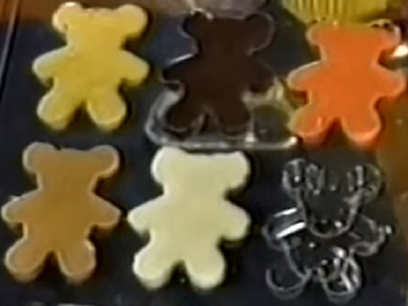 teddy bear mold puzzle